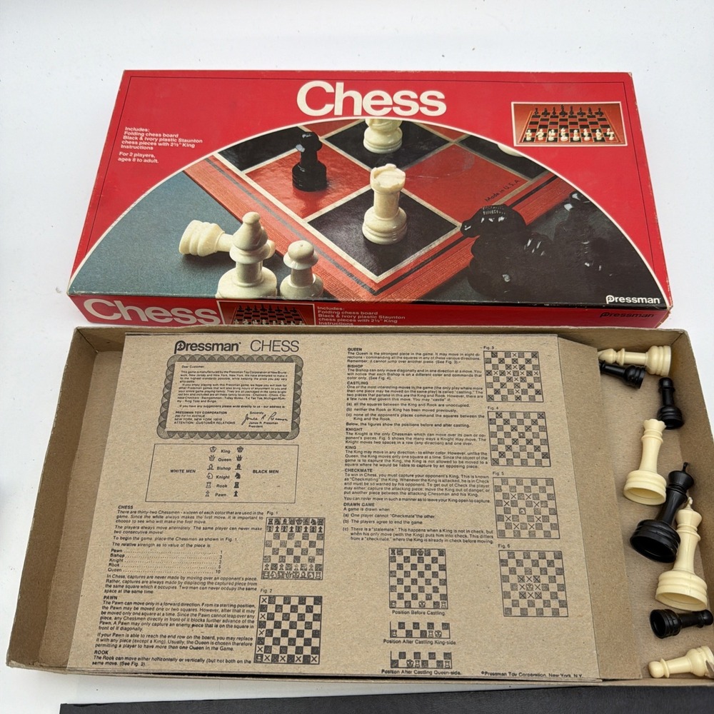 Vintage Pressman Chess Set Complete 32 Pieces Folding Board w/ Instructions USA